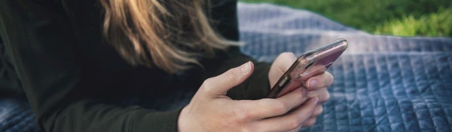 woman unsubscribing from SMS